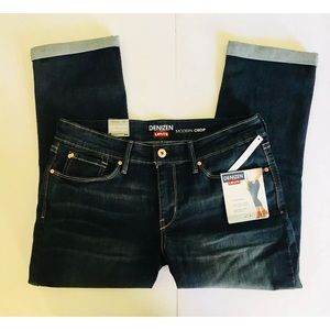 Levi’s Denizen cropped jeans size 10 dark wash NWT